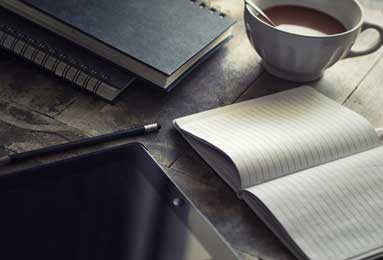 曼联领先险遭逆转，临场调整成败手，后腰隐患暴露全队短板